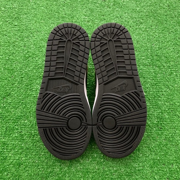 -Edm- 🟡⚪️*NEW* Air Jordan 1 Low “Laser Orange” (W) - Picture 7 of 10